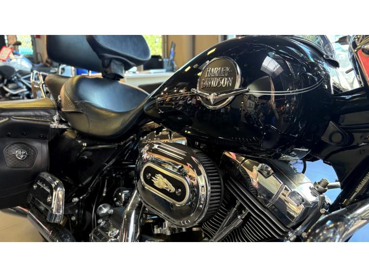 HARLEY-DAVIDSON ROAD KING TOURING CLASSIC 1584 FLHRCI