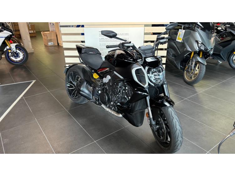 DUCATI DIAVEL V4 - Garantie constructeur 04.2026