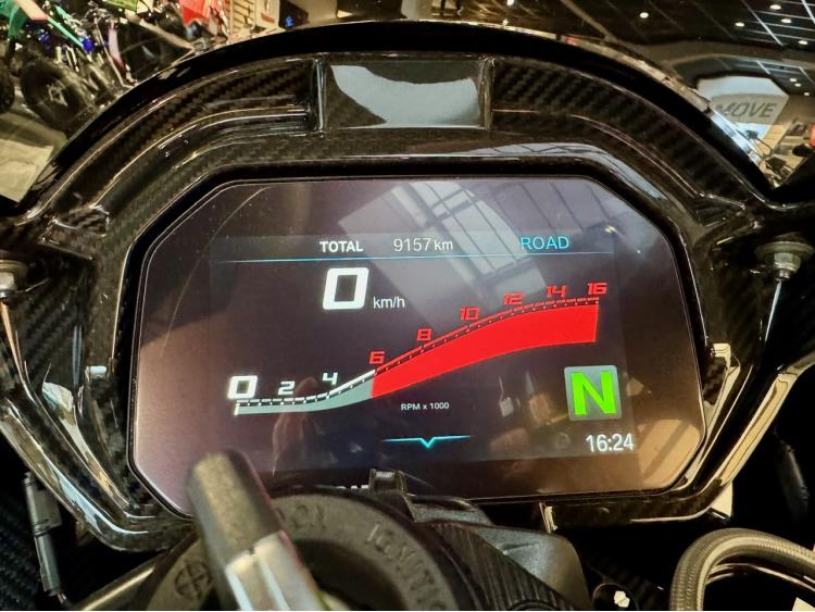 BMW M 1000 RR - Garantie constructeur 11/2027