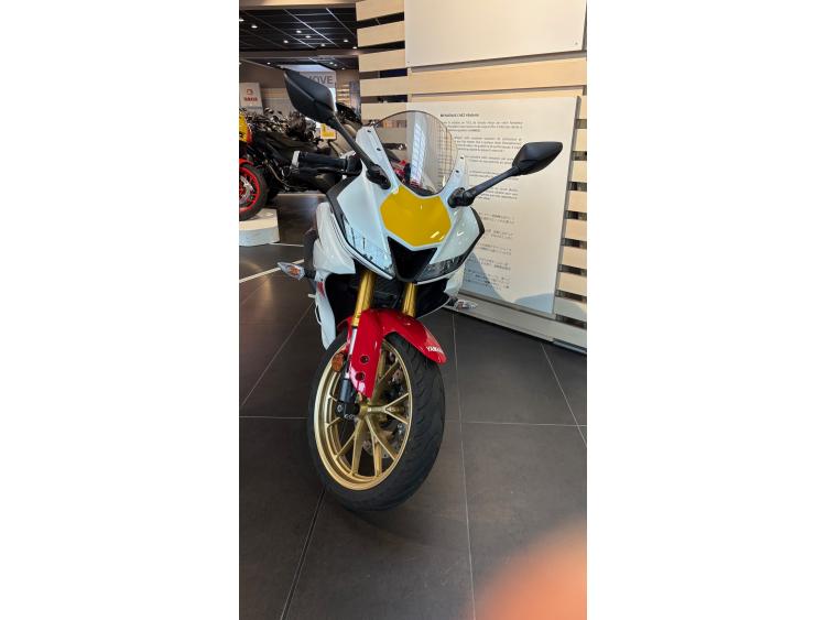 YAMAHA YZF-R125 World GP 60th Anniversary - Garantie 12 mois
