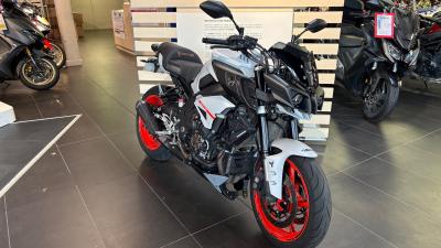 YAMAHA MT-10