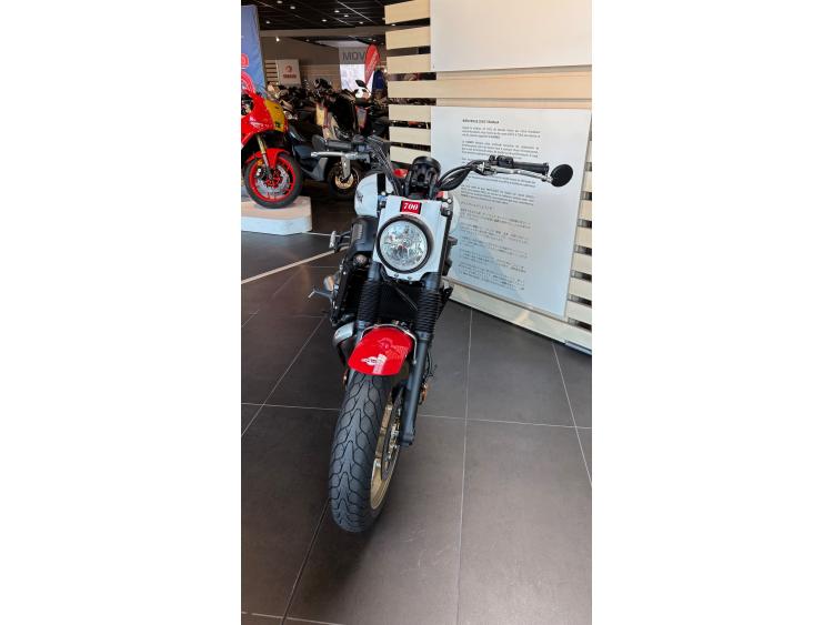 YAMAHA XSR 700 ABS 35KW - GARANTIE CONSTRUCTEUR 10/2026