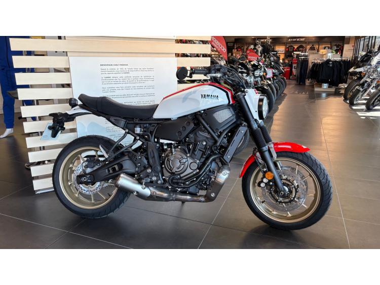 YAMAHA XSR 700 ABS 35KW - GARANTIE CONSTRUCTEUR 10/2026